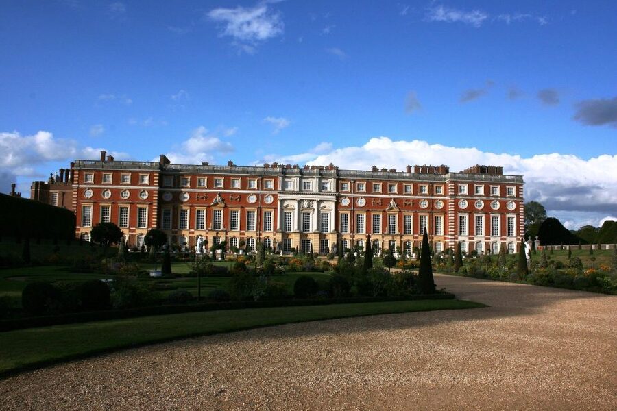 Hampton Court Palace Private tour With Fast Track Entry - What the five-hour schedule really includes