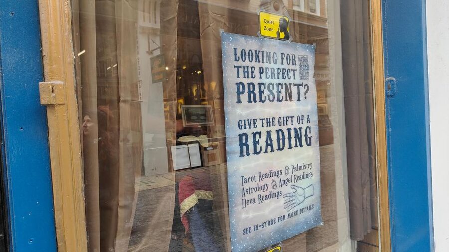 Harry Potter in London - Private Walking Tour - Finishing at Piccadilly Circus