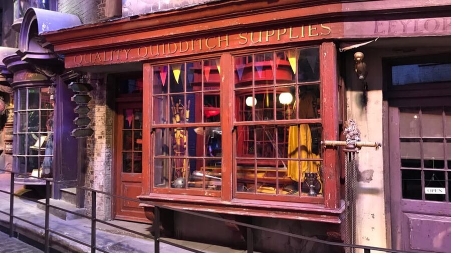 Harry Potter Private Tour of London in Spanish - The Spanish guide and the interactive side of the tour