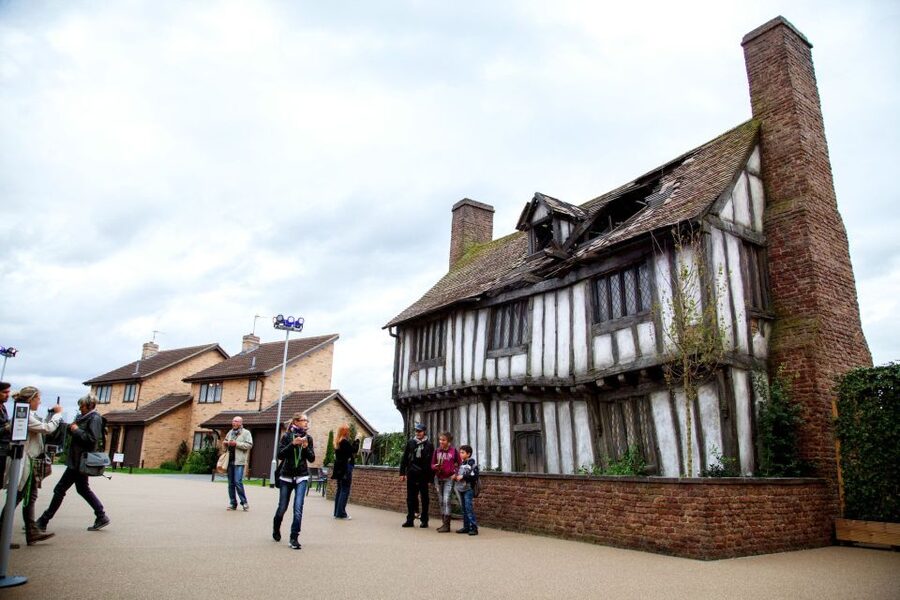 Harry Potter: Warner Bros. Studio Tour from King's Cross - Special effects, animatronics and the moving details