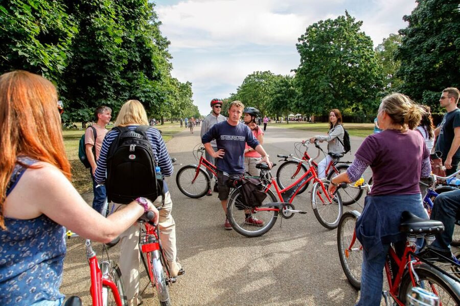 Highlights of Royal London Bike Tour (3 Hours) - The guide makes the difference