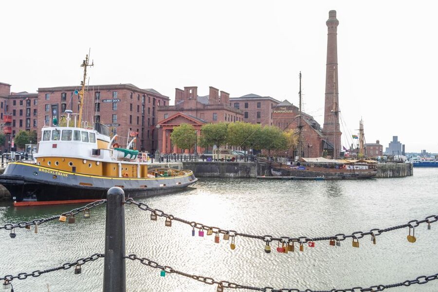 History Guided Tour of Liverpool and the Beatles - Finishing with the Beatles statues