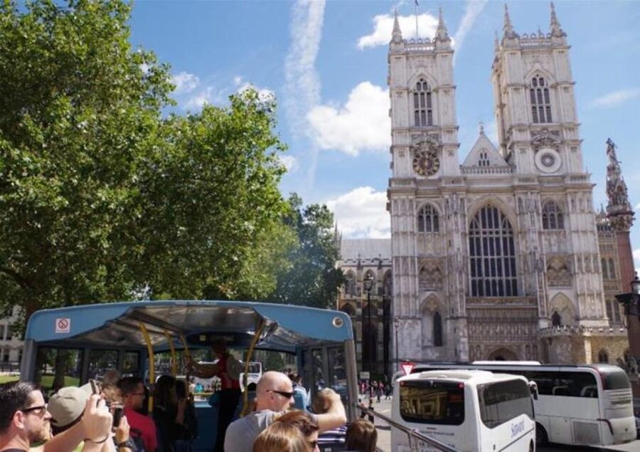 Hop-on Hop-off London Bus Tour & Westminster Abbey - Key points at a glance