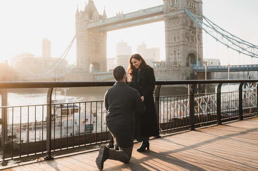 Iconic London Portraits Tour with Expert Local Photographer - What to wear and how to prepare