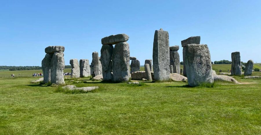 Individual trip to Stonehenge including pickup and drop off - A private road to Stonehenge from London and beyond