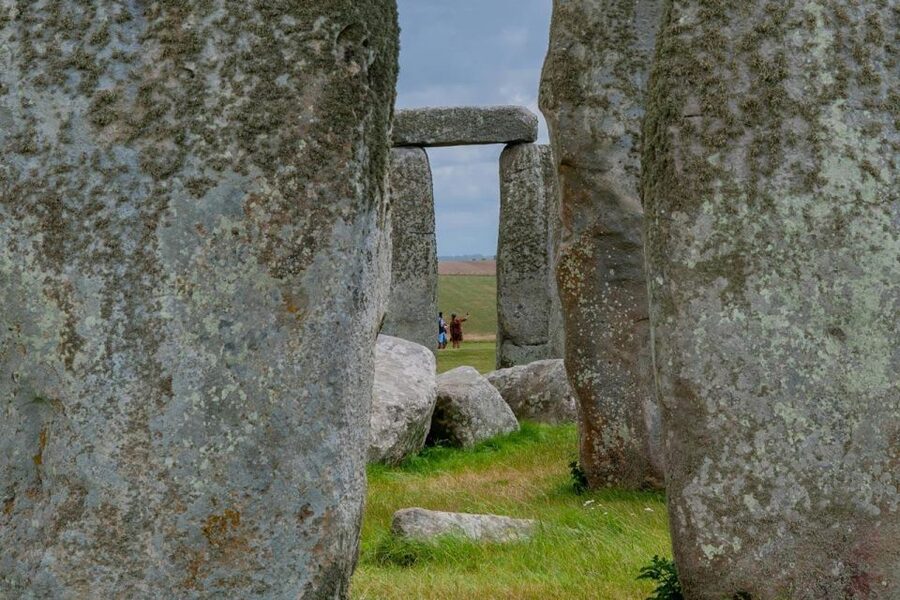 Individual trip to Stonehenge including pickup and drop off - Audio guides in 13 languages