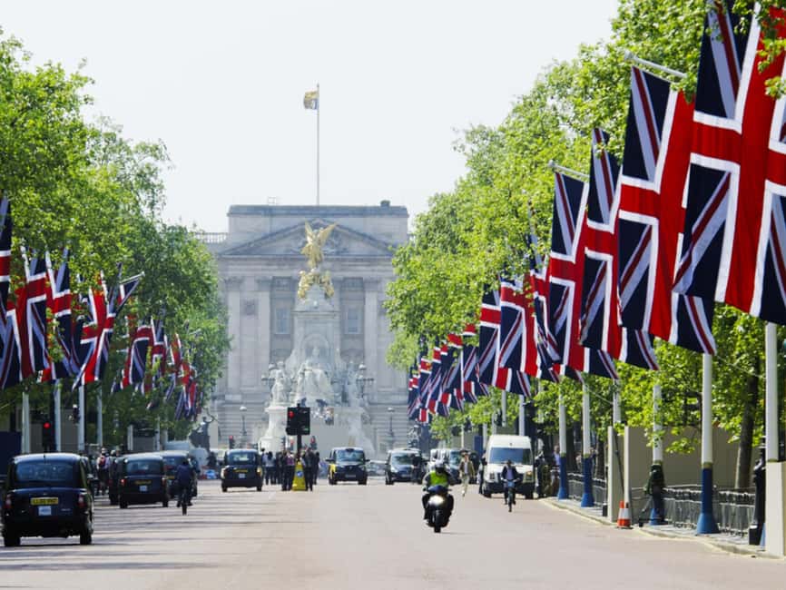 Inside Buckingham Palace & See The Westminster Sights Tour - Downing Street and the heart of government