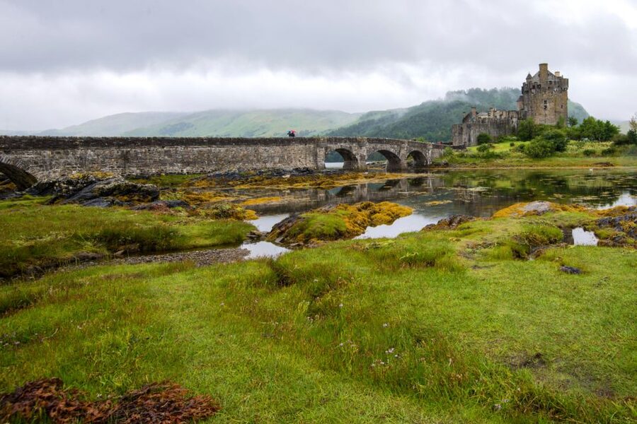 Inverness: Isle of Skye and Eilean Donan Castle Day Trip - How the guides affect the day