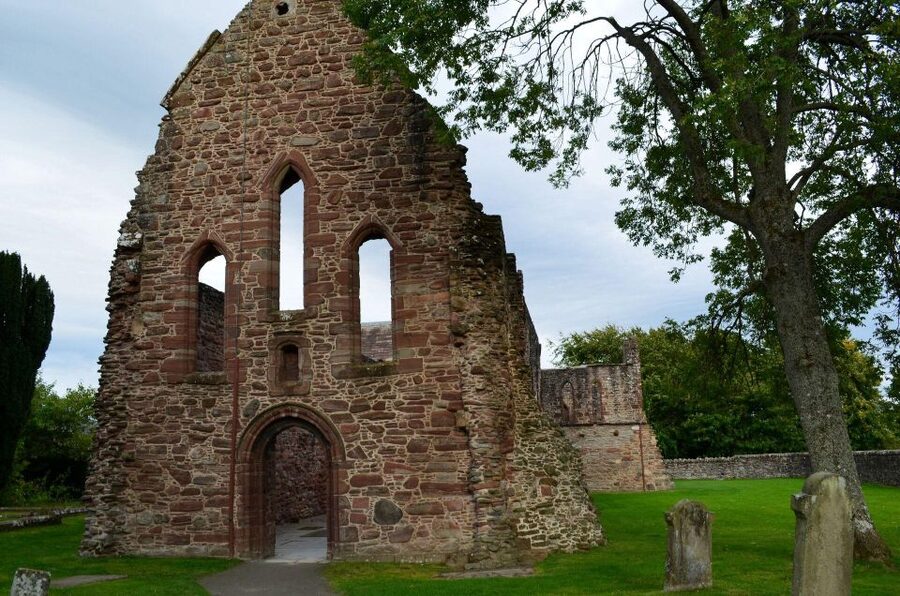 Inverness: Loch Ness Cruise, Castle, and Outlander Tour - Price, timing, and who gets the best value