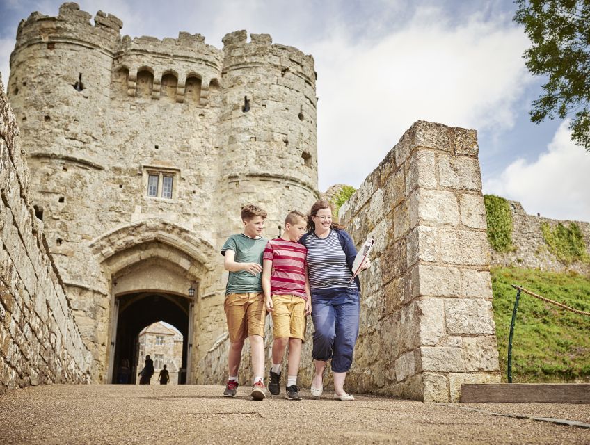 Isle of Wight: Carisbrooke Castle Entry Ticket - The gatehouse and the first look inside