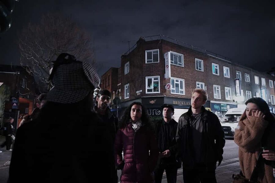Jack The Ripper Tour: Interactive Tour London - Using the interactive detective pack