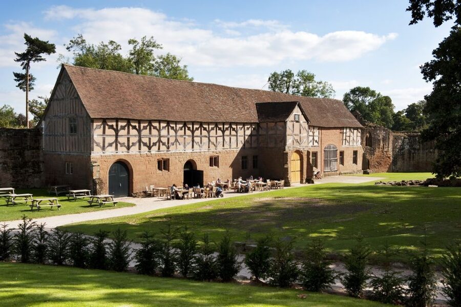 Kenilworth Castle and Elizabethan Garden Entry Ticket - Who will get the most from this ticket