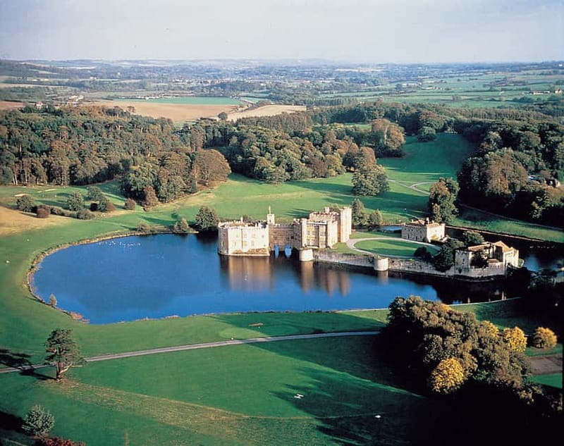 Leeds Castle, Canterbury, Dover, Greenwich & Free Snack Pack - Guides, group feel, and the long road day