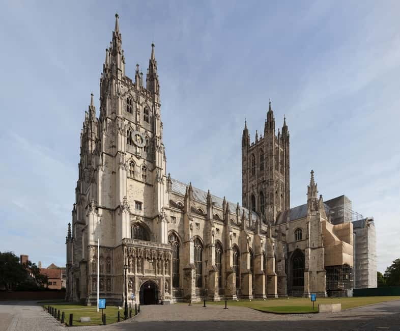 Leeds Castle, Canterbury, Dover, Greenwich & Free Snack Pack - Leeds Castle, two islands and a royal retreat