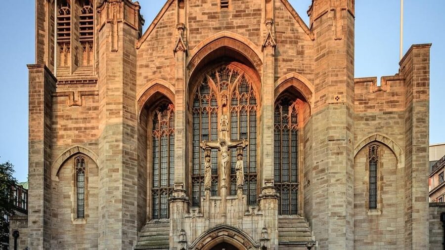 Leeds: City Walking Tour & Exploration Game - The Leeds owl and local stories