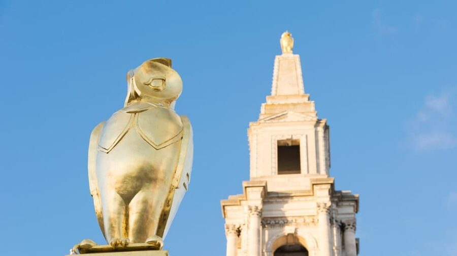 Leeds: City Walking Tour & Exploration Game - How the app changes the walking experience
