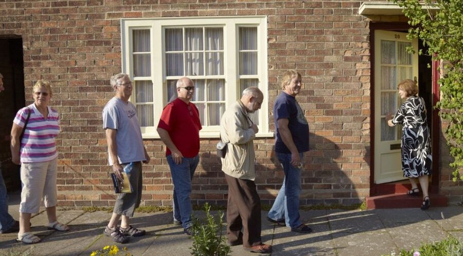 Liverpool: Beatles Childhood Homes Private Taxi Tour - Why these four homes tell the Beatles story