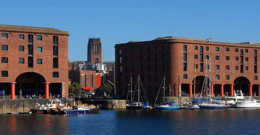 Liverpool: Best of Liverpool Sightseeing Private Taxi Tour - Key points at a glance