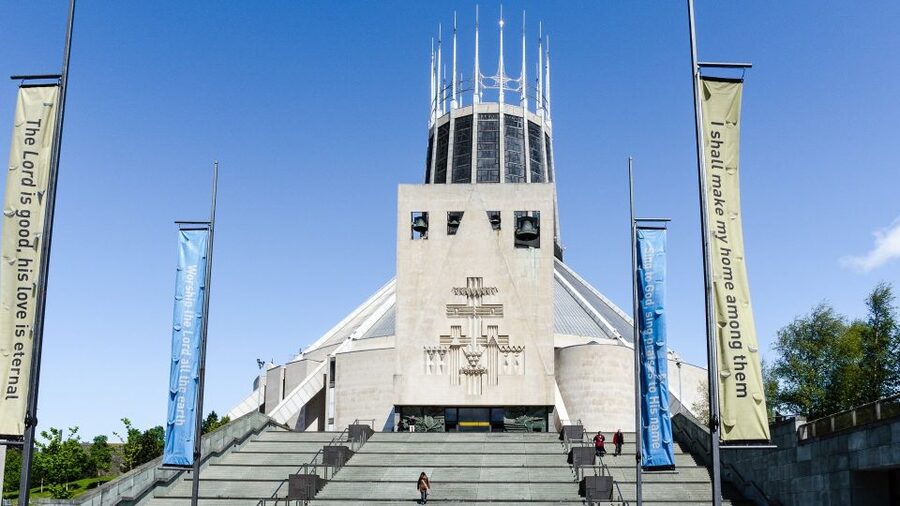 Liverpool: Best of Liverpool Sightseeing Private Taxi Tour - Why a black cab works well in Liverpool