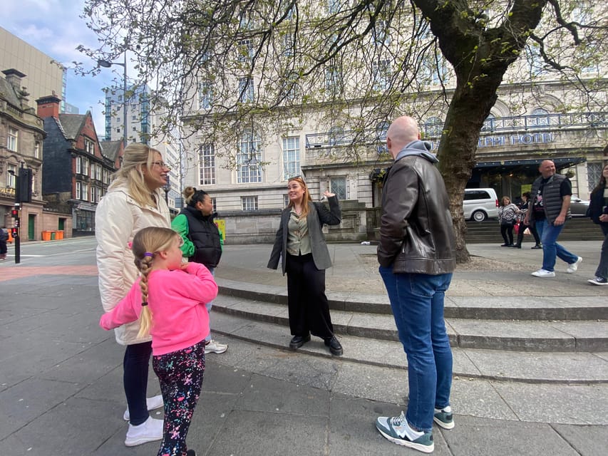Liverpool: Guided Food and Drink Tour with Full Lunch - Finishing with dessert at a secret bar
