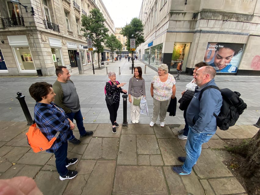 Liverpool: Guided Food and Drink Tour with Full Lunch - What the $161 price means in practice