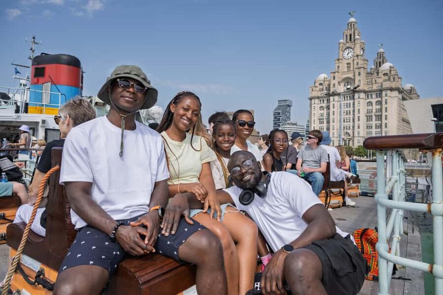 Liverpool: Sightseeing River Cruise on the Mersey River - Commentary, seating, and the short route