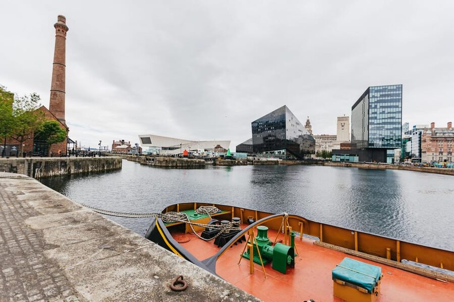 Liverpool: The Beatles and Cavern Quarter Walking Tour - Starting at the Queen Victoria Monument on James Street