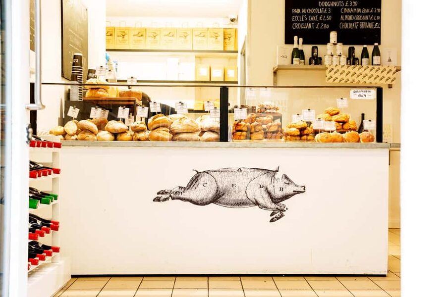 Local Foodie Adventure in London: 10+dishes, drinks and more - The stories that give the meal its shape
