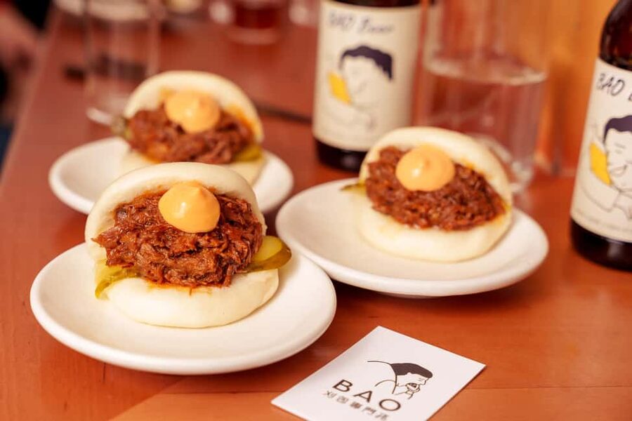 Local Foodie Adventure in London: 10+dishes, drinks and more - A small group changes the whole experience
