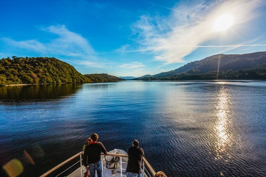Loch Lomond: Scottish Highlands Sightseeing Cruise - Choosing your seat, drink, and view