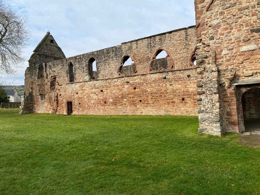 LOCH NESS, CULLODEN, AND CLAVA CAIRNS TOUR. From Invergordon - Culloden Battlefield makes the Jacobite story real