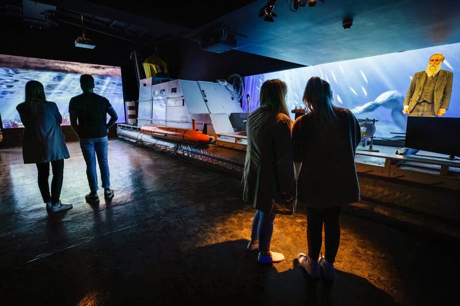 Loch Ness: The Loch Ness Centre - Getting close to genuine monster-hunting artefacts