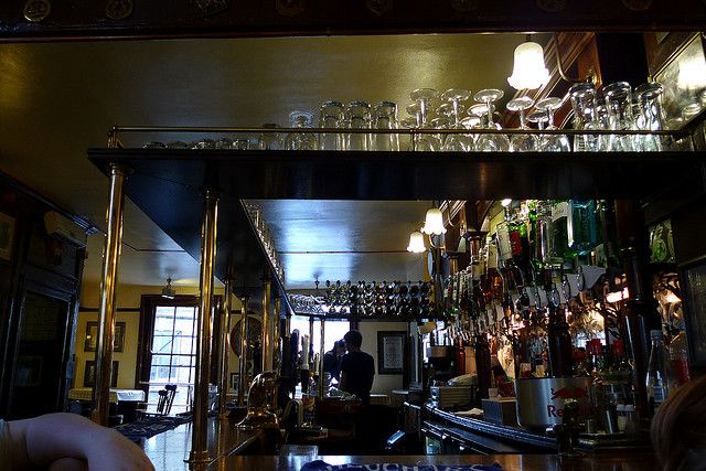London: 2-Hour Historic Pub Tour - Dylan Thomas, lost manuscripts, and literary mischief