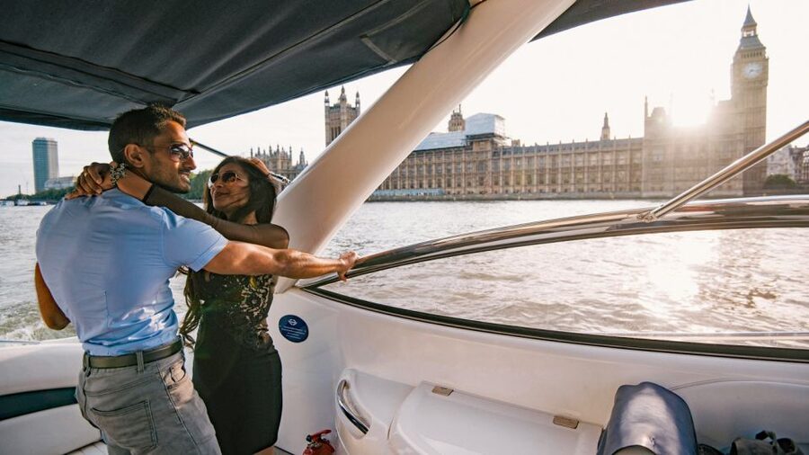 London: 2 hour private luxury yacht hire on the River Thames - Key points to know before booking