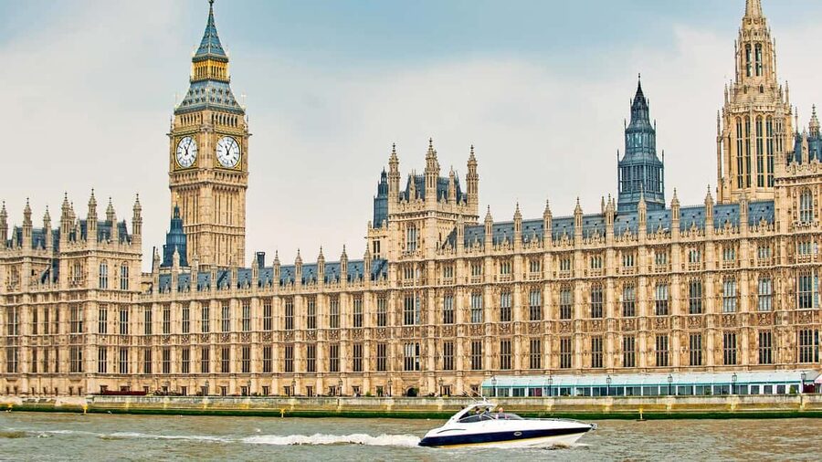 London: 2 hour private luxury yacht hire on the River Thames - Westminster, Big Ben, and the London Eye