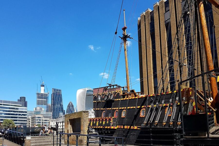 London: 30 London Sights Guided Walking Tour - Horse Guards Parade and Downing Street