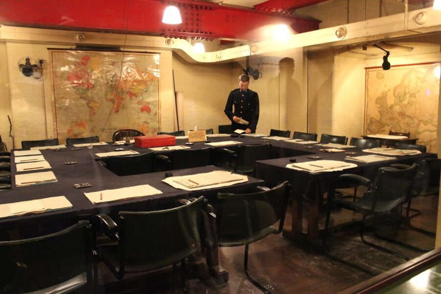 London: 30 Top Sights and Churchill War Rooms Tour - Two hours inside Churchill’s War Rooms
