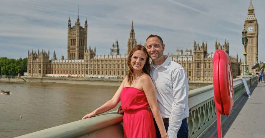 London: 30min PRIVATE Professional Westminster Photo Shoot - Westminster Station is the practical starting point