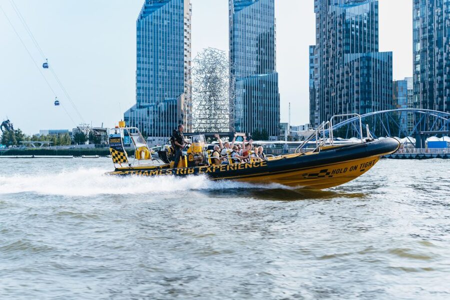 London: 45-Minute Speedboat Sightseeing Tour - Safety, weather, and comfort