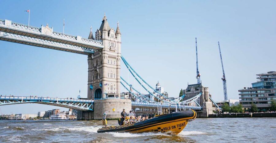 London: 45-Minute Speedboat Sightseeing Tour - The gentle opening: London Eye to St. Paul’s