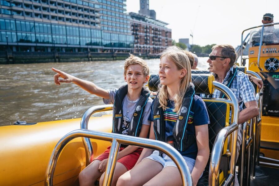 London: 45-Minute Speedboat Sightseeing Tour - Tower Bridge marks the change in mood