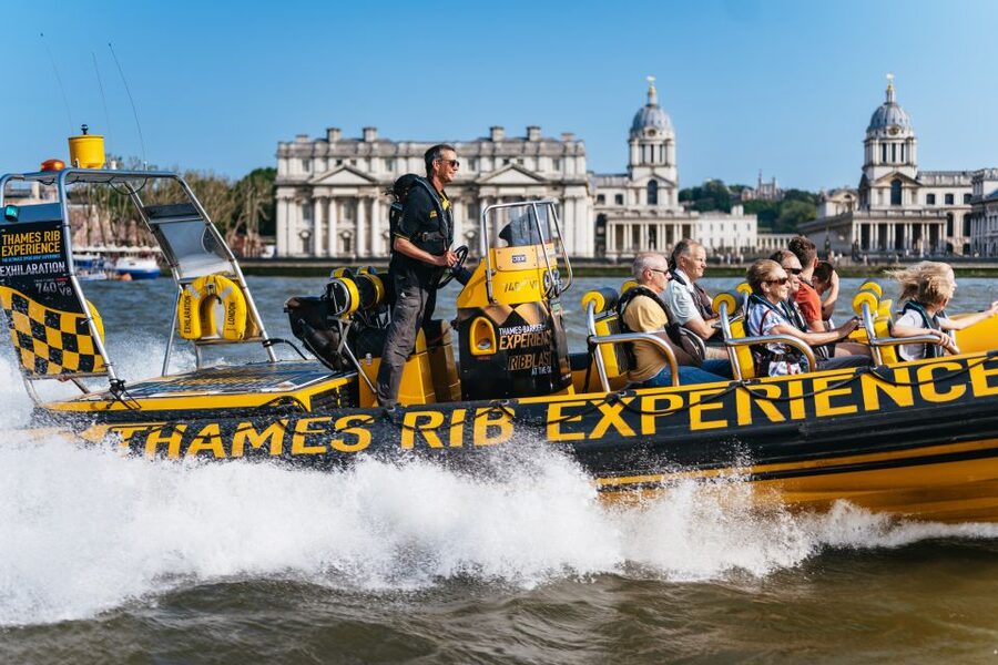London: 45-Minute Speedboat Sightseeing Tour - Westminster or Embankment: choosing your departure pier