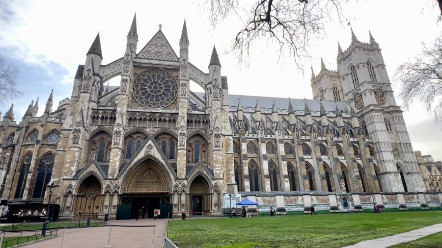 London: 5-Hour Private Tour with Pickup - Buckingham Palace and the question of timing