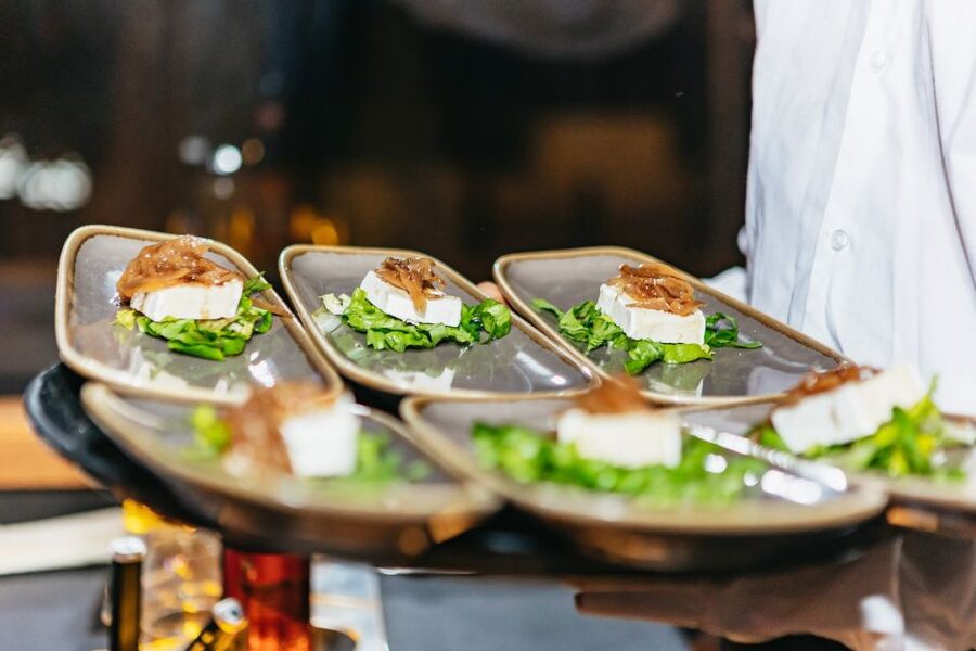 London: 6-Course Gourmet Dinner on a Luxury Coach - Service that makes the difference