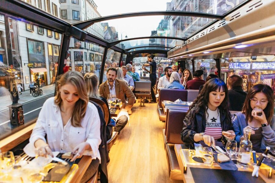London: 6-Course Gourmet Dinner on a Luxury Coach - Meeting the coach at Victoria Embankment