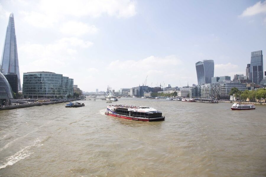 London: Afternoon Tea Cruise on the River Thames - Commentary that keeps the sights connected