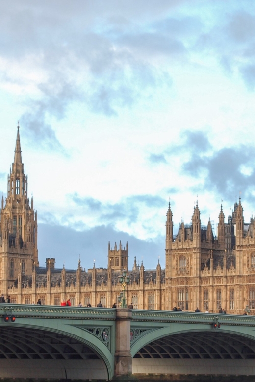 London: App-Based Walking Tour with 30 Stops - London Bridge and the Monument to the Great Fire