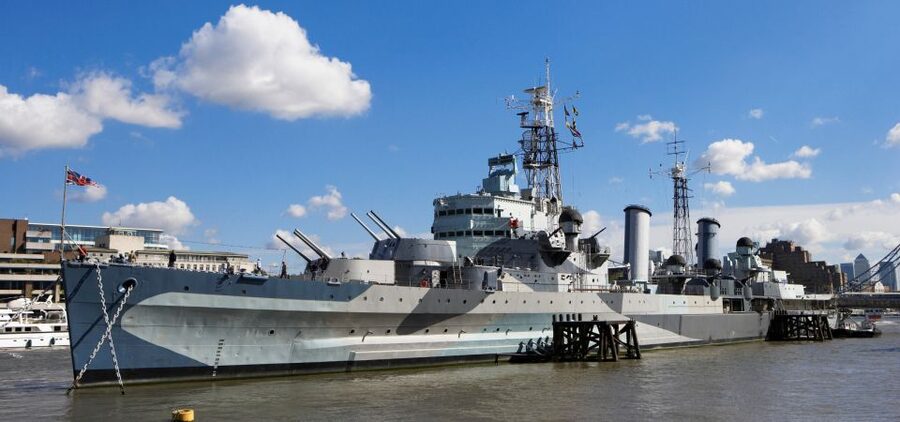London: App-Based Walking Tour with 30 Stops - The Tower of London and Tower Bridge