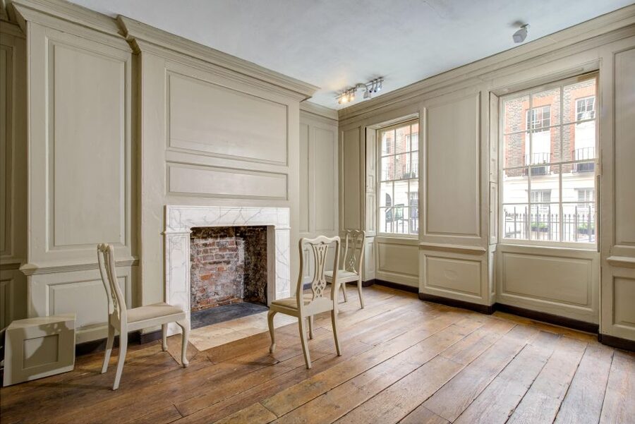 London: Architecture Tour of Benjamin Franklin House - The glass armonica room