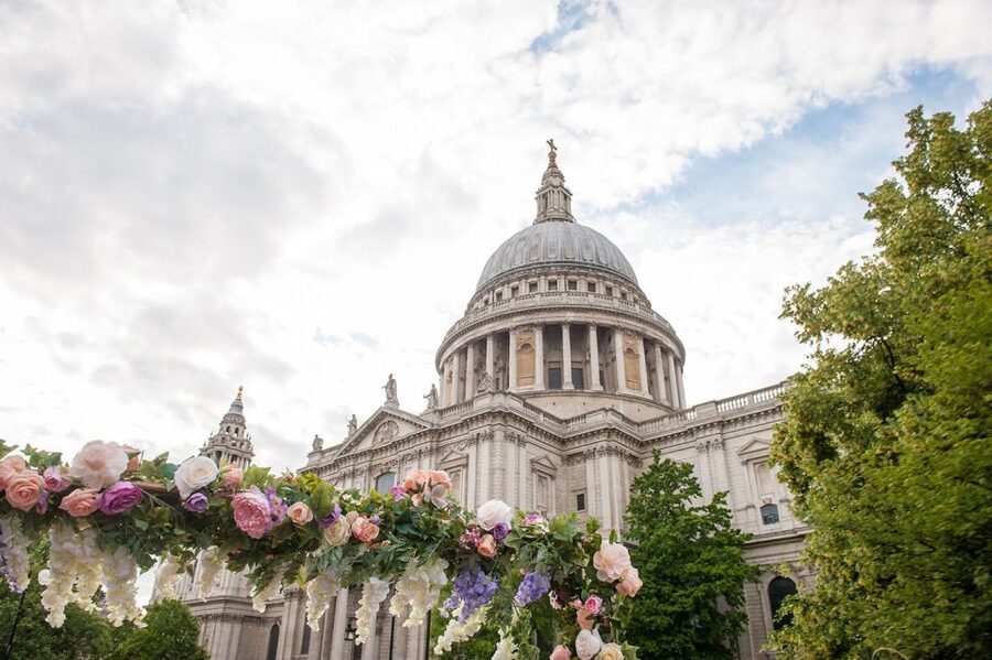 London: Bar Bus Tour by Tootbus - Who Will Enjoy This London Ride Most?